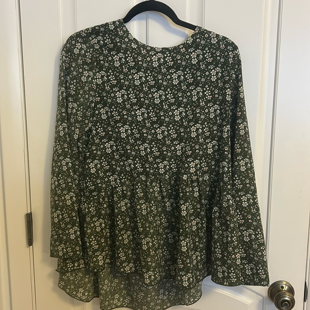 Large Roolee green floral blouse with tie in the back